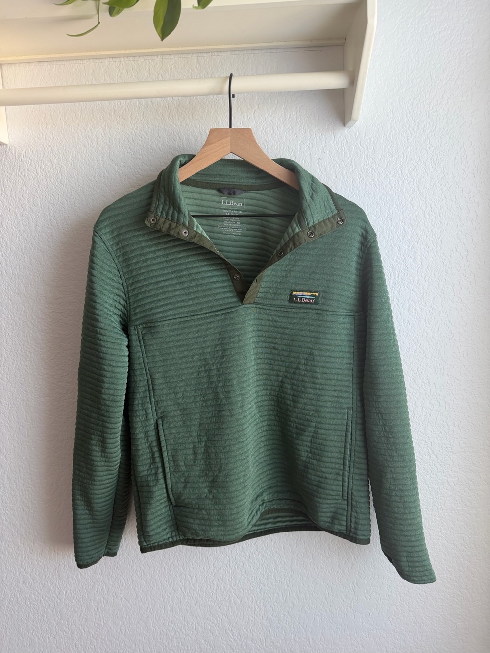 L.L.Bean Men’s Airlight Knit 1/4 Snap Pull Over in Forrest Green